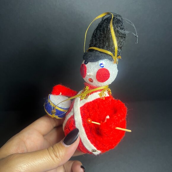 Vintage Handmade Crochet Lot of 9 Christmas Mrs Claus, Snowman, Mouse Ornaments - Picture 5 of 10